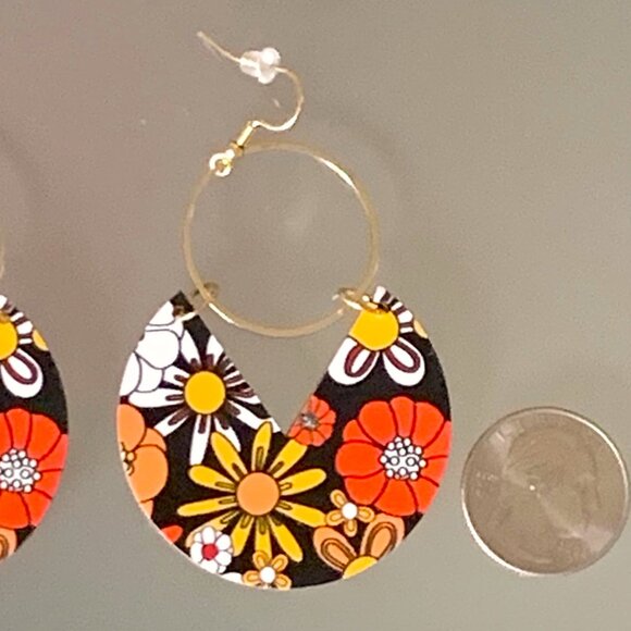 Wooden Mod Daisy Retro Gold Orange Brown Vintage Flower Floral Dangle Earrings - Picture 4 of 4